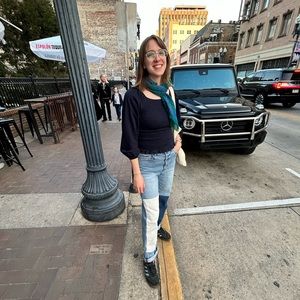 Meet your Posher, Elizabeth